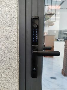 Cach-chon-khoa-cho-cua-nhom-xingfa-vung-tauv3